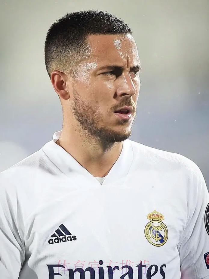 记者：皇马更衣室对阿扎尔明显变瘦感到惊讶